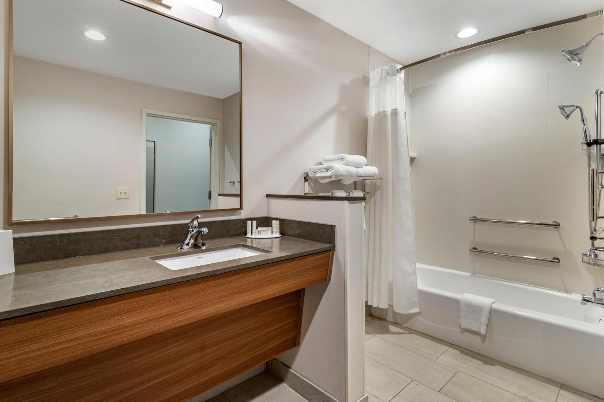 Fairfield Inn & Suites By Marriott Хелен Экстерьер фото